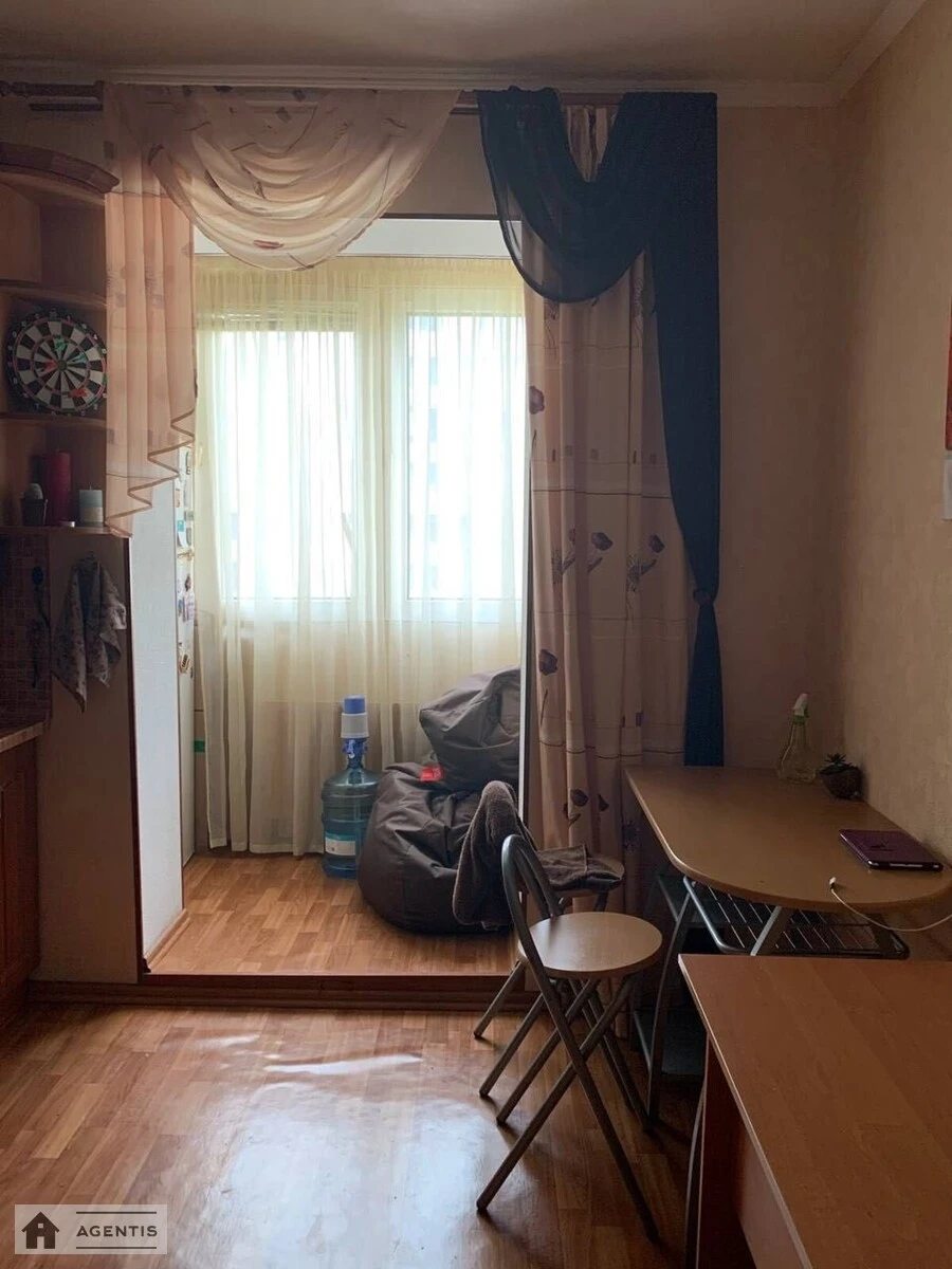 Сдам квартиру 1 комната, 40 m², 6 эт./9 этажей. 25, Петра Григоренка просп., Киев. 