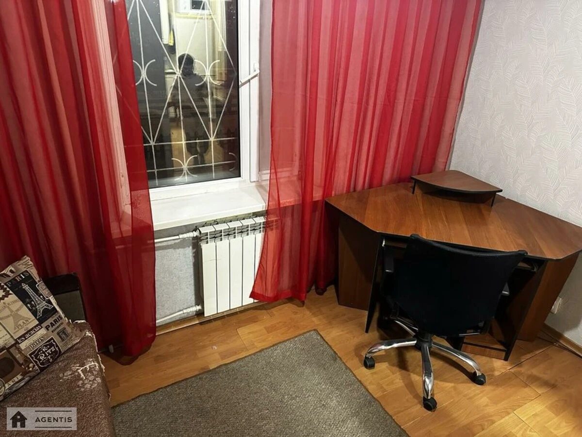 Apartment for rent 2 rooms, 35 m², 1st fl./14 floors. Sribnokilska, Kyiv. 