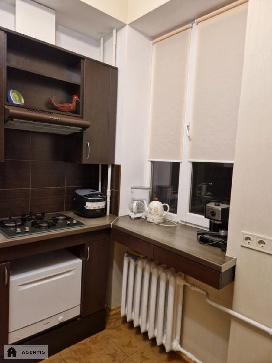 Apartment for rent 2 rooms, 60 m², 5th fl./6 floors. Antonovycha vul. Horkoho, Kyiv. 