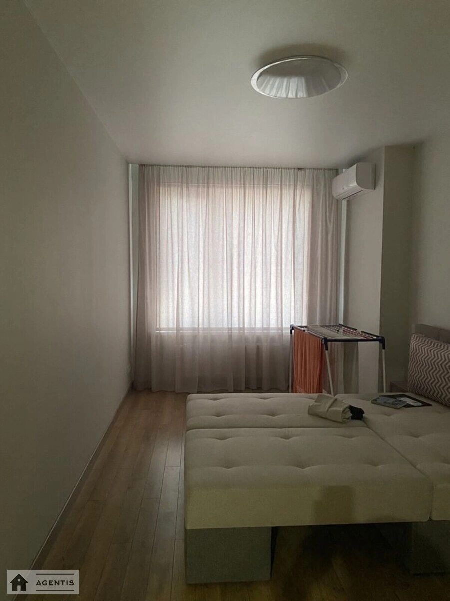 Apartment for rent 2 rooms, 65 m², 6th fl./33 floors. Holosiyivskyy rayon, Kyiv. 