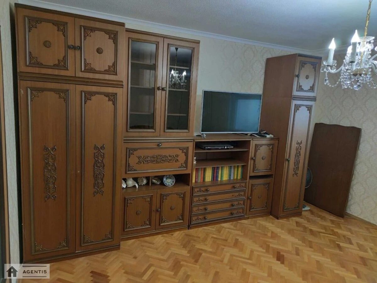 Apartment for rent 3 rooms, 80 m², 2nd fl./10 floors. 9, Kadetskiy Gay 9, Kyiv. 