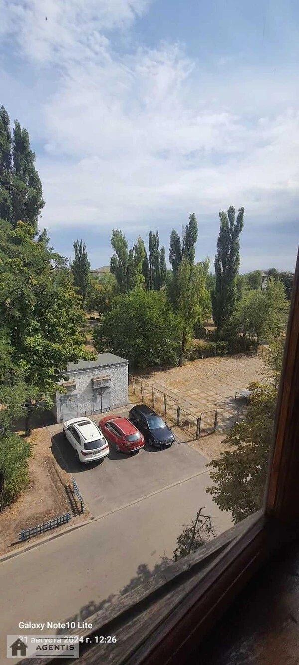 Здам квартиру 2 кімнати, 44 m², 4 пов./5 поверхів. Віфлеємська вул., Київ. 