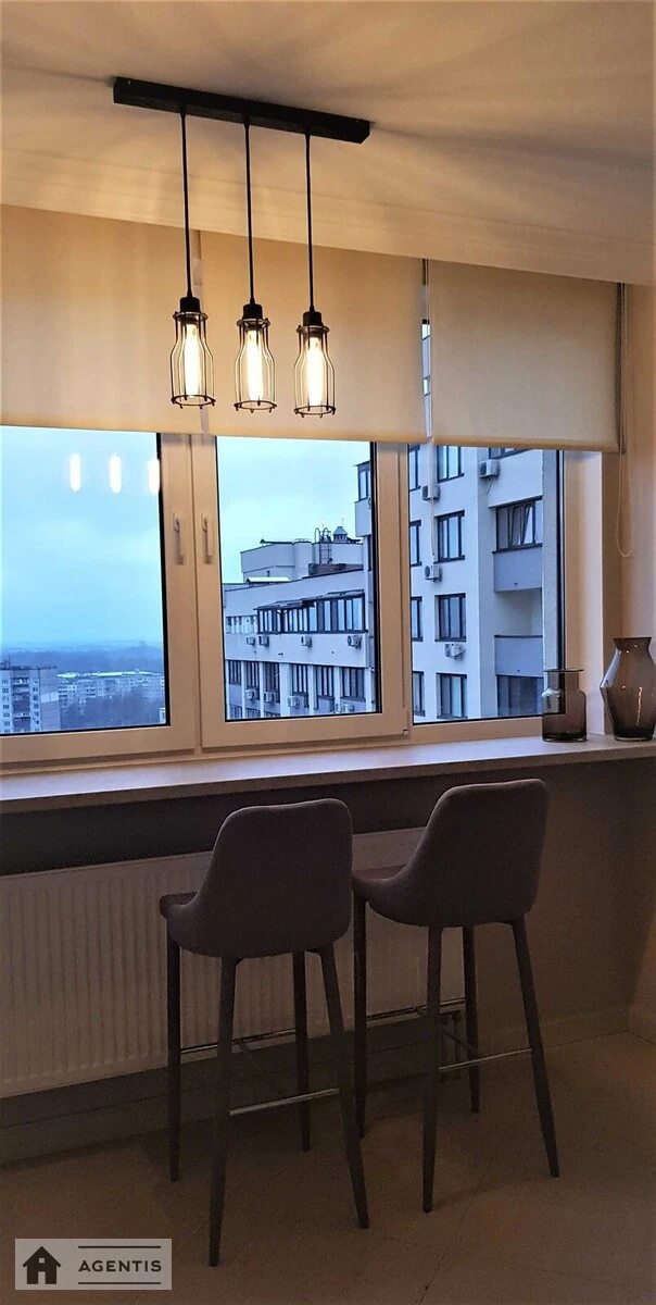 Apartment for rent 3 rooms, 80 m², 18th fl./20 floors. Stepana Rudnytskoho vul., Kyiv. 