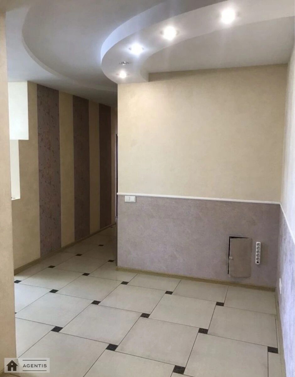 Здам квартиру 4 кімнати, 120 m², 33 пов./36 поверхів. 1, Срібнокільська 1, Київ. 