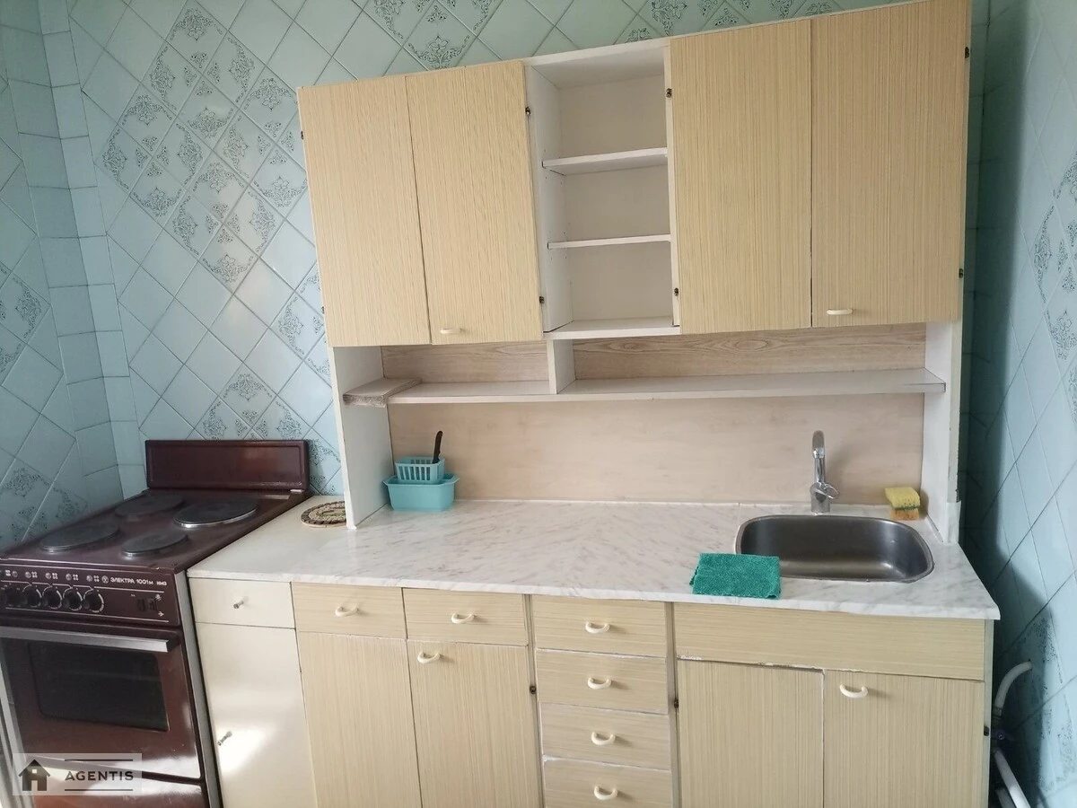 Сдам квартиру 1 комната, 38 m², 5 эт./14 этажей. 72, Академіка Заболотного вул., Киев. 