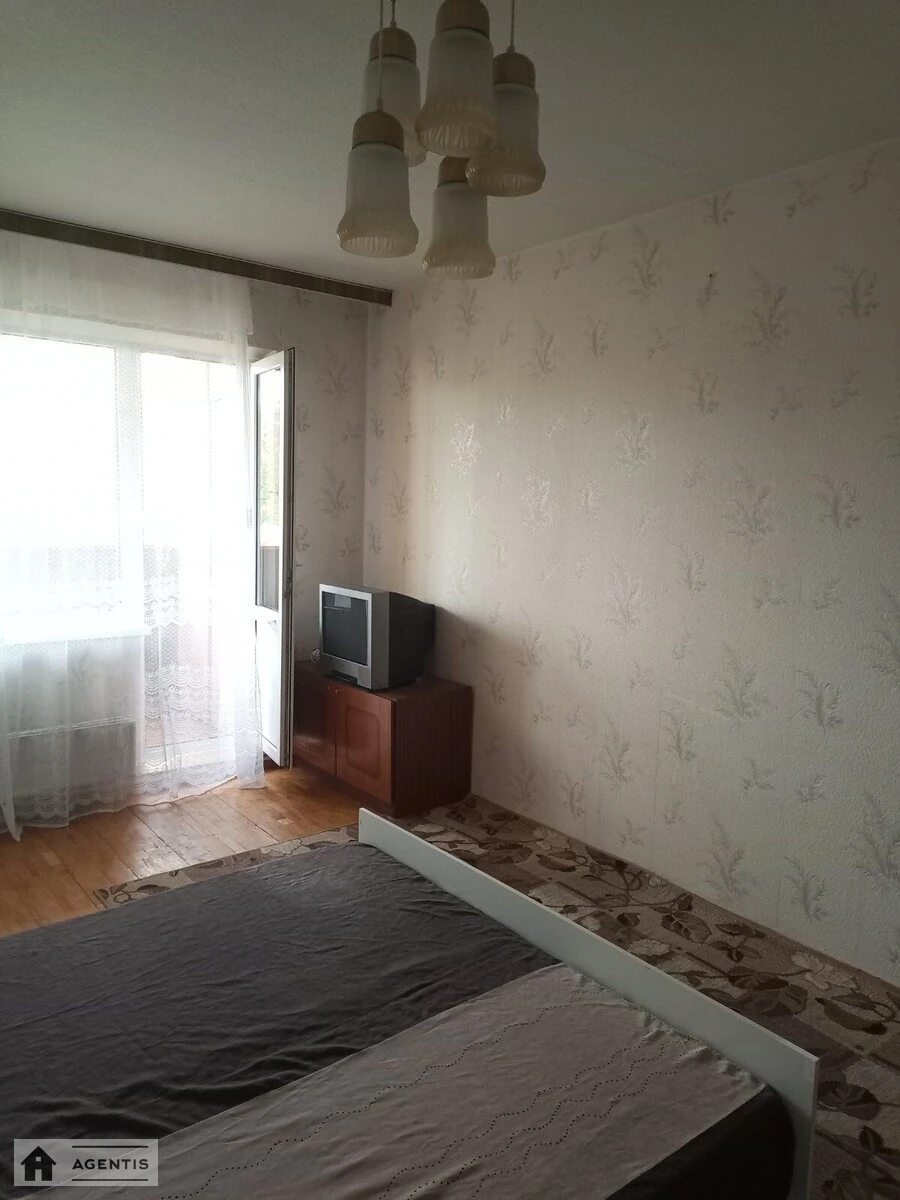 Сдам квартиру 1 комната, 38 m², 5 эт./14 этажей. 72, Академіка Заболотного вул., Киев. 