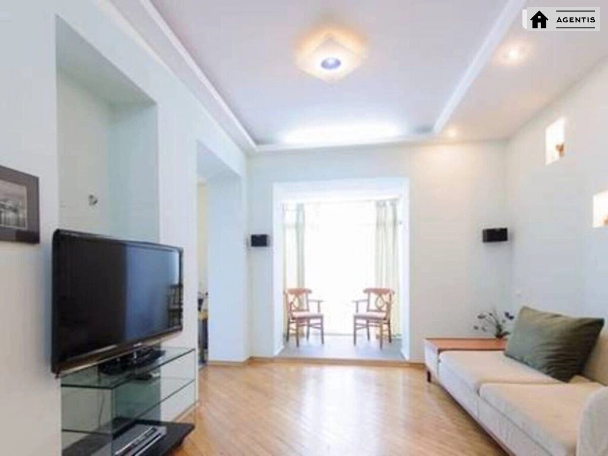 Apartment for rent 2 rooms, 55 m², 5th fl./7 floors. 13, Kruglouniversytetska 13, Kyiv. 