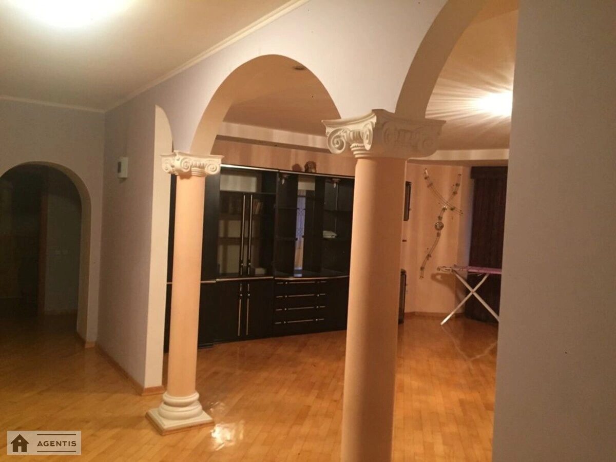 Здам квартиру 2 кімнати, 111 m², 5 пов./12 поверхів. 49, Тростянецька 49, Київ. 