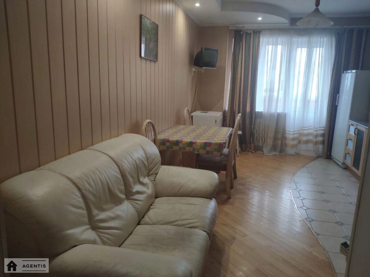 Apartment for rent 2 rooms, 111 m², 5th fl./12 floors. 49, Trostyanetcka 49, Kyiv. 