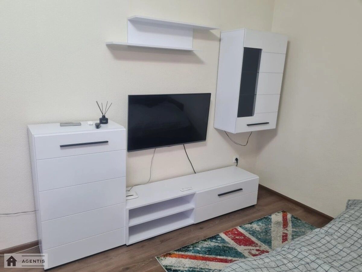 Сдам квартиру 1 комната, 40 m², 10 эт./14 этажей. Івана Виговського вул. (Маршала Гречка), Киев. 