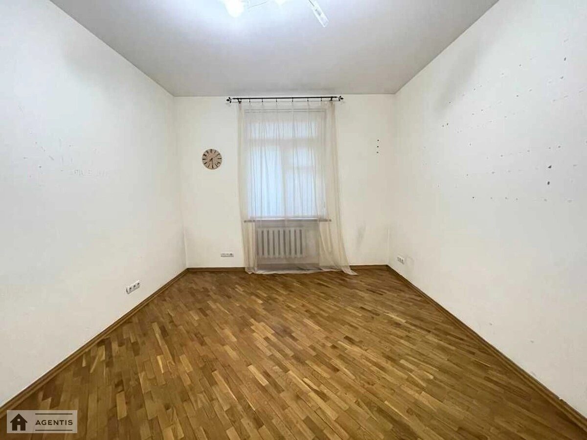 Сдам квартиру 3 комнаты, 71 m², 1 эт./5 этажей. 3, Панаса Мирного вул., Киев. 