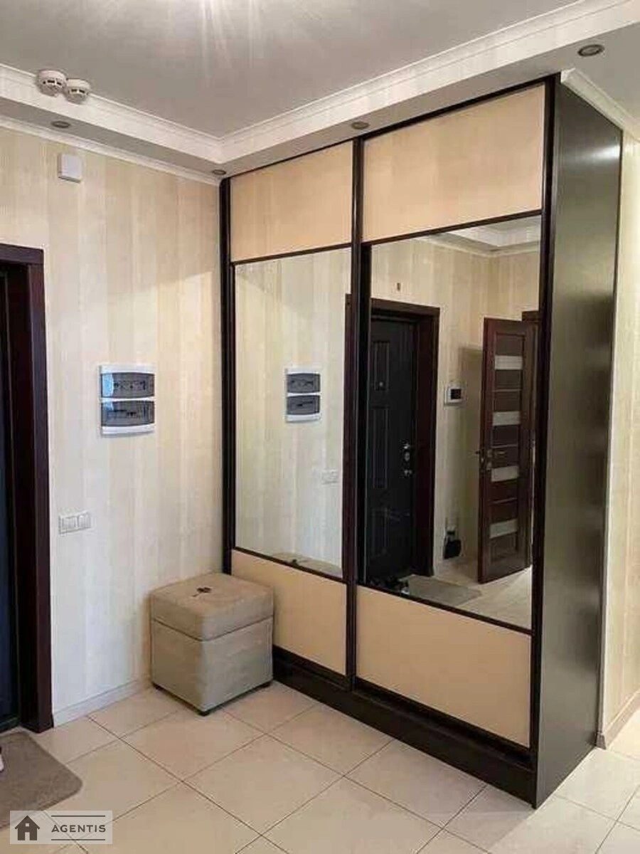 Сдам квартиру 2 комнаты, 52 m², 3 эт./16 этажей. 9, Марини Цвєтаєвої вул., Киев. 