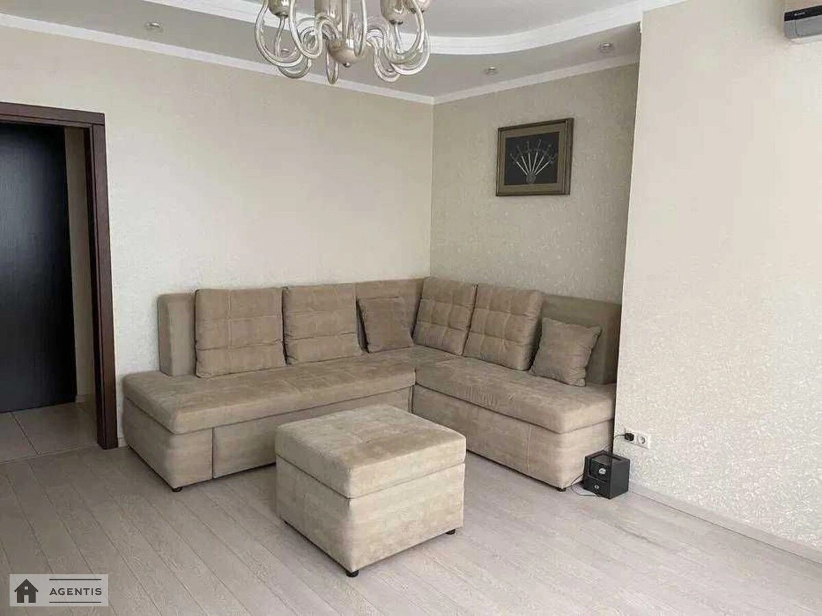 Сдам квартиру 2 комнаты, 52 m², 3 эт./16 этажей. 9, Марини Цвєтаєвої вул., Киев. 