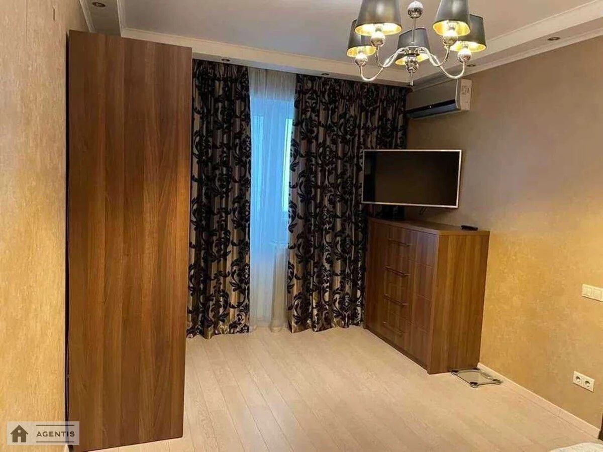 Сдам квартиру 2 комнаты, 52 m², 3 эт./16 этажей. 9, Марини Цвєтаєвої вул., Киев. 