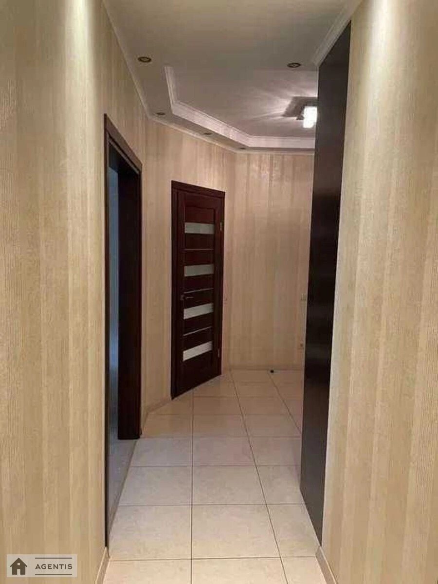 Сдам квартиру 2 комнаты, 52 m², 3 эт./16 этажей. 9, Марини Цвєтаєвої вул., Киев. 