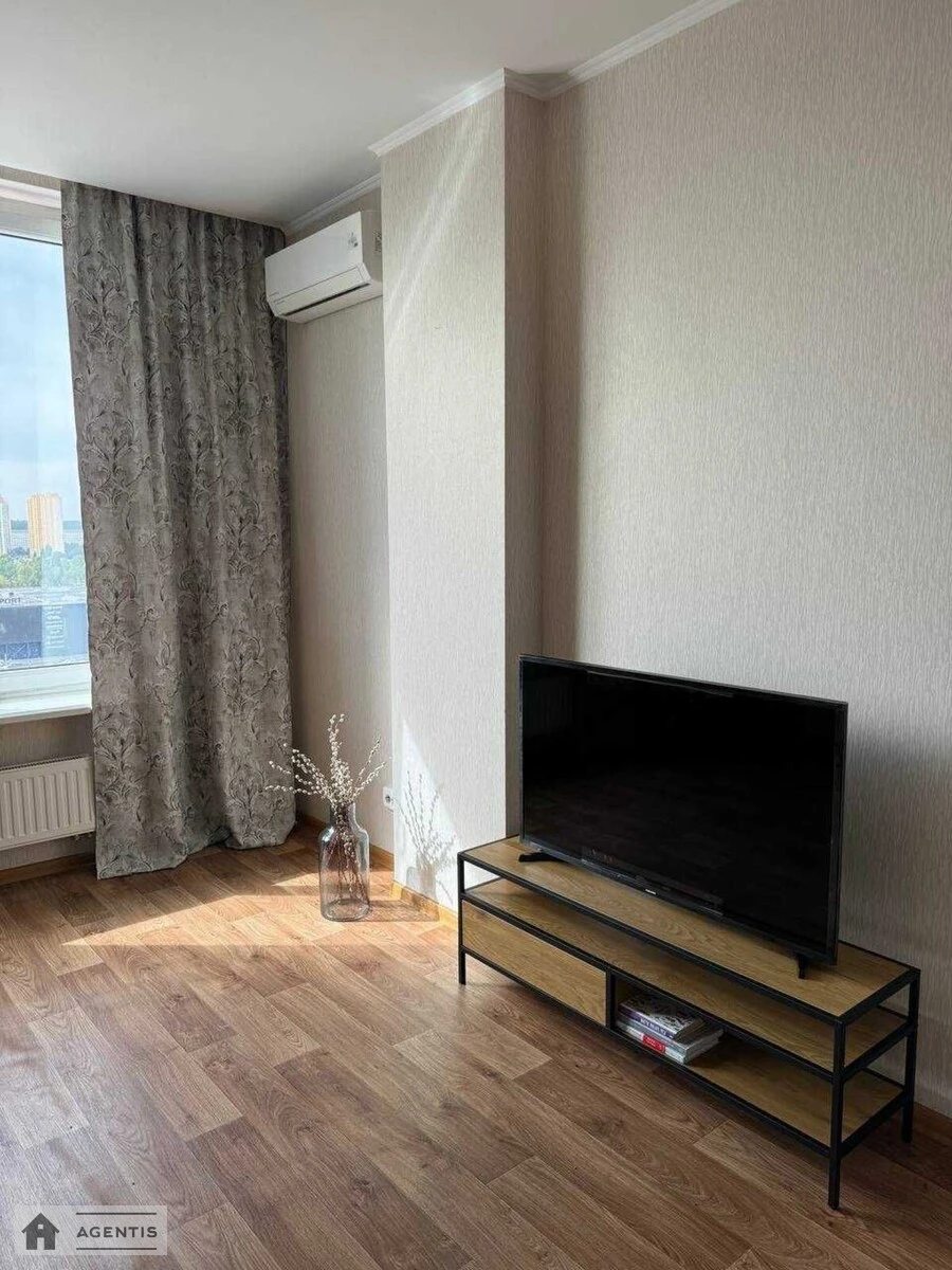 Сдам квартиру 1 комната, 35 m², 13 эт./24 этажа. 6, Богатырская 6, Киев. 