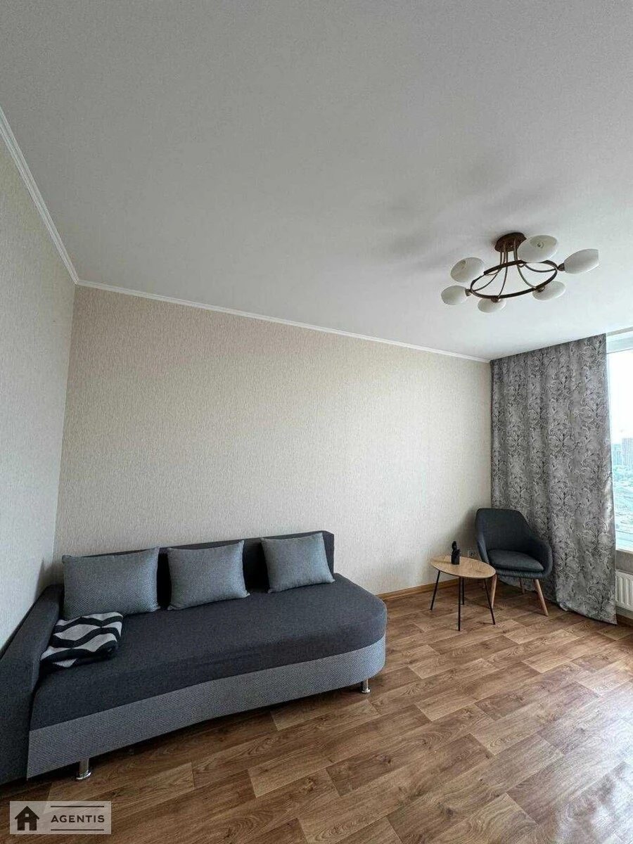 Сдам квартиру 1 комната, 35 m², 13 эт./24 этажа. 6, Богатырская 6, Киев. 