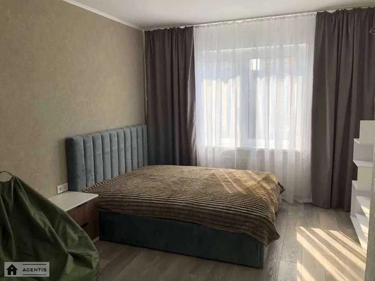 Сдам квартиру 1 комната, 37 m², 6 эт./14 этажей. 12, Кавказская 12, Киев. 