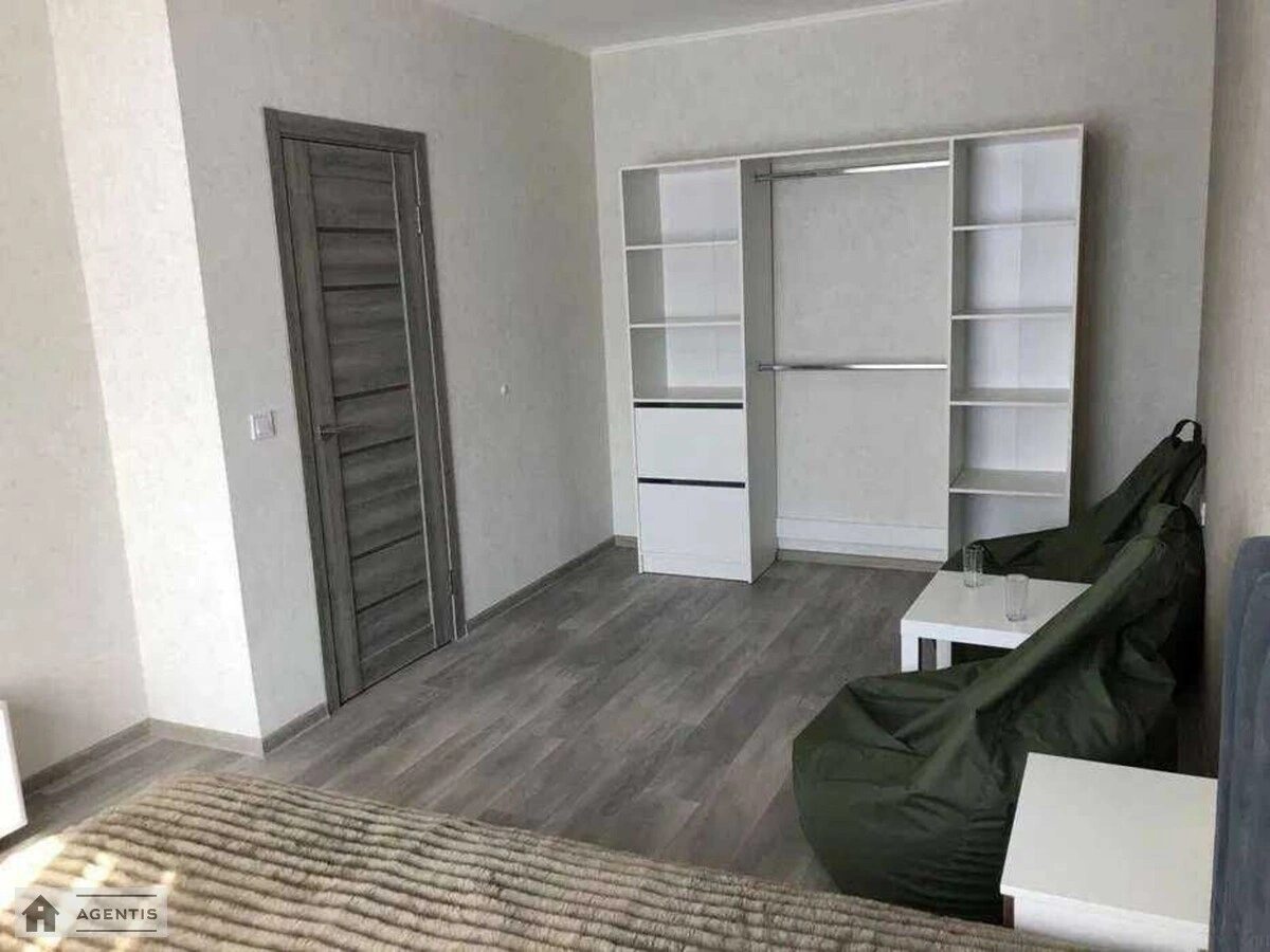 Сдам квартиру 1 комната, 37 m², 6 эт./14 этажей. 12, Кавказская 12, Киев. 