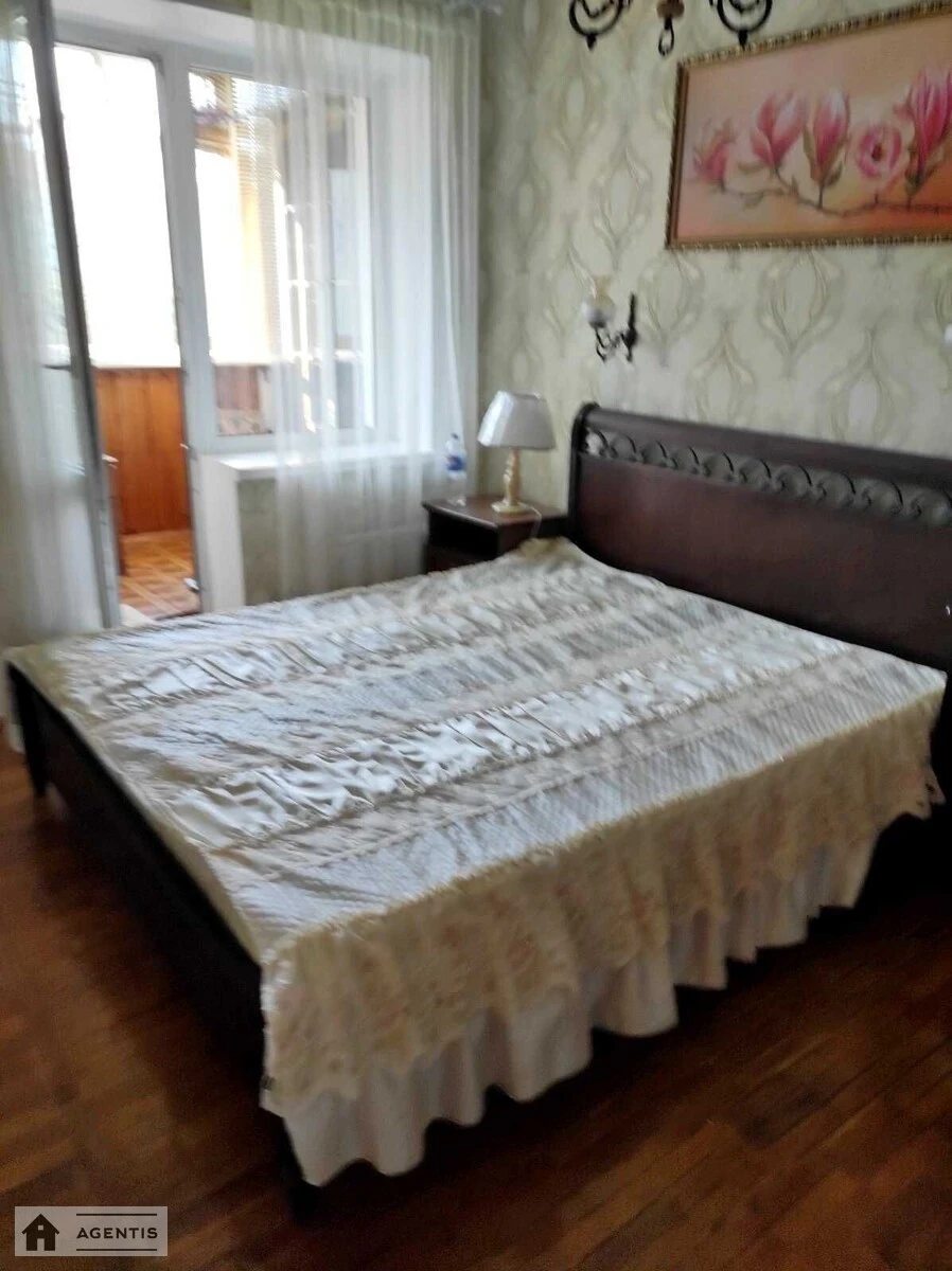 Apartment for rent 1 room, 50 m², 5th fl./9 floors. 27, Obolonskiy 27, Kyiv. 