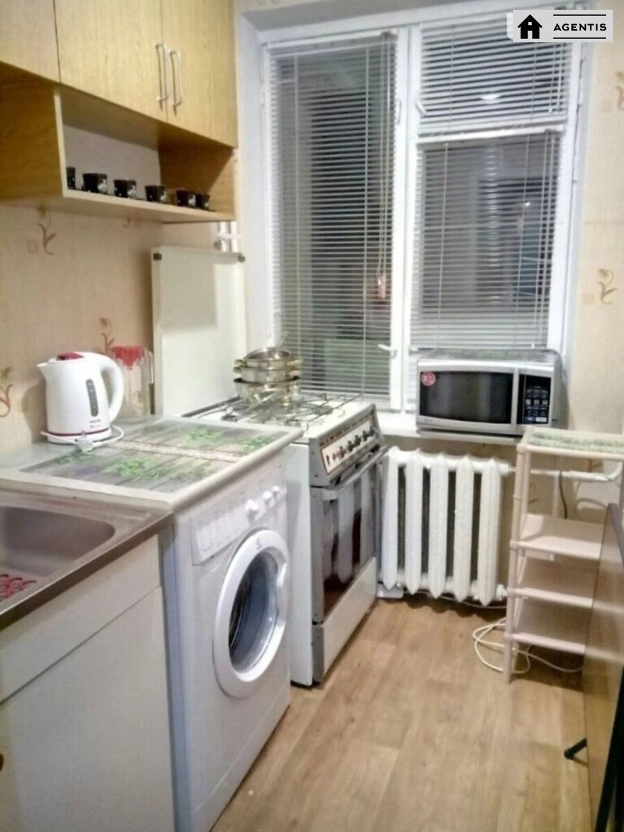 Apartment for rent 1 room, 27 m², 3rd fl./9 floors. 27, Mashynobudivniy 27, Kyiv. 