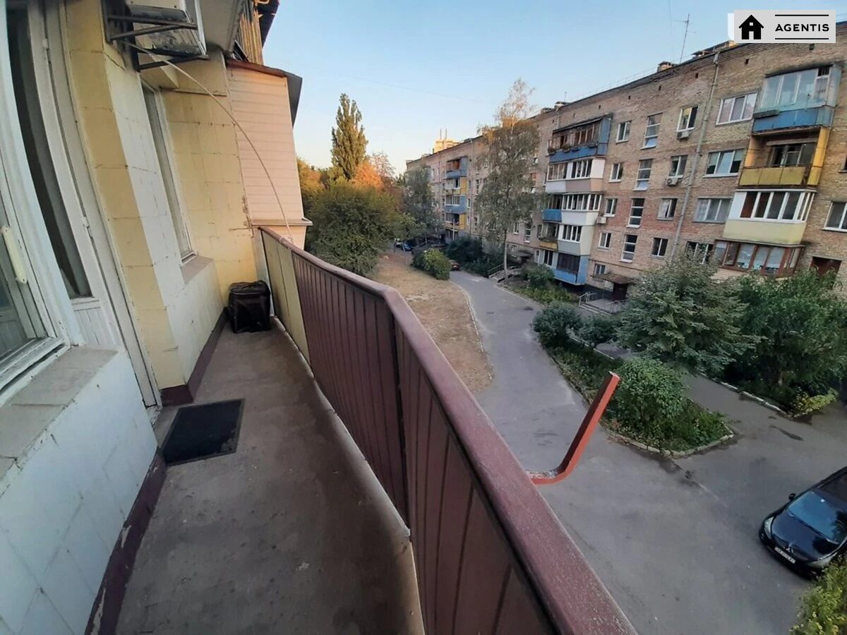 Здам квартиру 1 кімната, 27 m², 3 пов./9 поверхів. 27, Машинобудівний 27, Київ. 