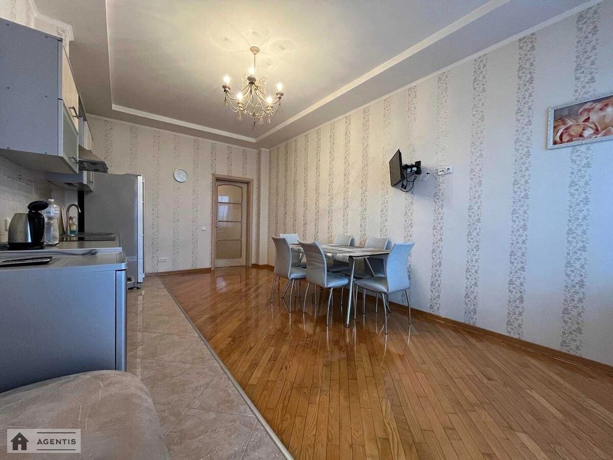 Сдам квартиру 3 комнаты, 140 m², 8 эт./12 этажей. 28, Олександра Кониського вул. (Тургенєвська), Киев. 