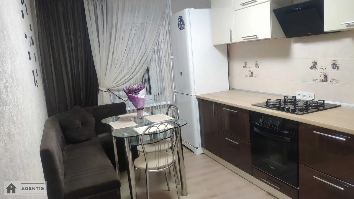 Apartment for rent 1 room, 42 m², 10th fl./10 floors. 9, Budyschanska 9, Kyiv. 