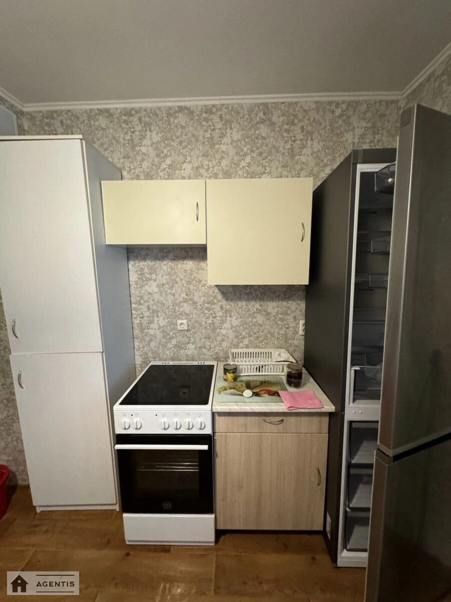 Сдам квартиру 2 комнаты, 58 m², 13 эт./17 этажей. 5, Сергія Данченка вул., Киев. 