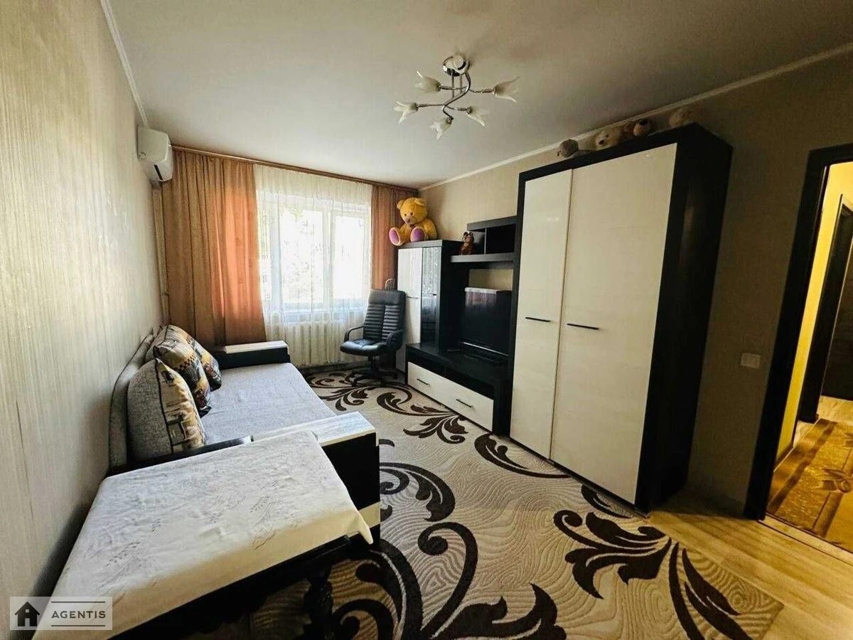 Сдам квартиру 2 комнаты, 45 m², 1 эт./2 этажа. 20, Іоанна Павла ІІ вул. (Патріса Лумумби), Киев. 