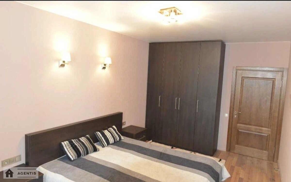 Сдам квартиру 3 комнаты, 107 m², 9 эт./15 этажей. Степана Рудницького вул., Киев. 