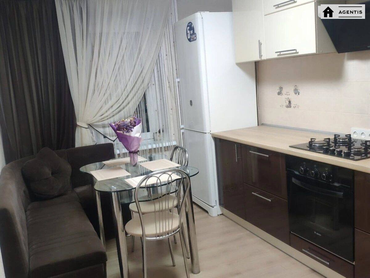 Apartment for rent 1 room, 42 m², 10th fl./10 floors. 9, Budyschanska 9, Kyiv. 