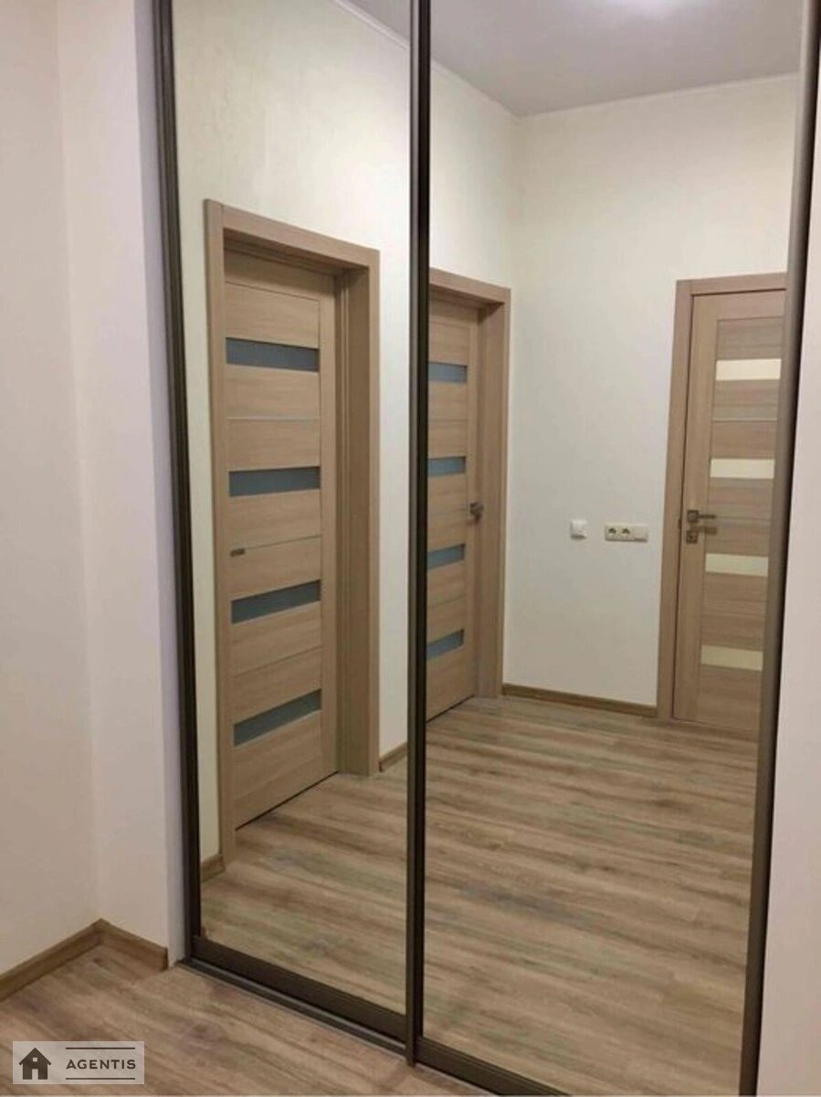 Сдам квартиру 1 комната, 43 m², 5 эт./12 этажей. 2, Академіка Філатова вул., Киев. 