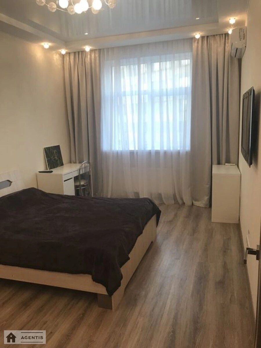 Здам квартиру 1 кімната, 43 m², 5 пов./12 поверхів. 2, Академіка Філатова вул., Київ. 