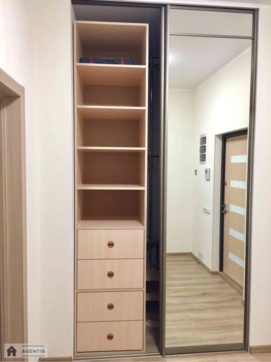 Здам квартиру 1 кімната, 43 m², 5 пов./12 поверхів. 2, Академіка Філатова вул., Київ. 