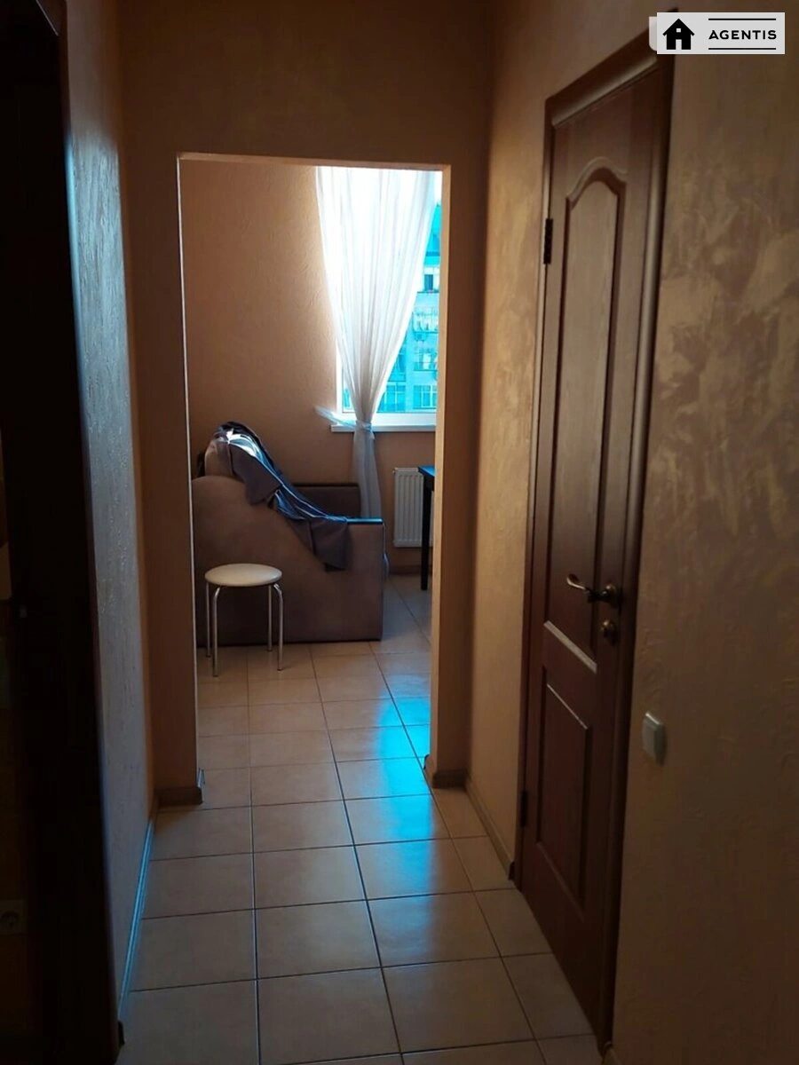 Сдам квартиру 1 комната, 45 m², 13 эт./16 этажей. 50, Михайла Максимовича вул. (Онуфрія Трутенка), Киев. 