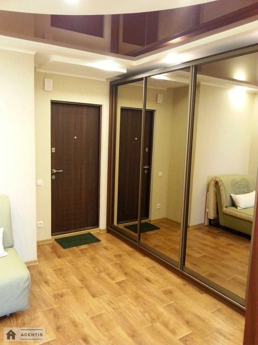 Apartment for rent 1 room, 54 m², 25th fl./25 floors. 11, Yasynuvatskiy 11, Kyiv. 