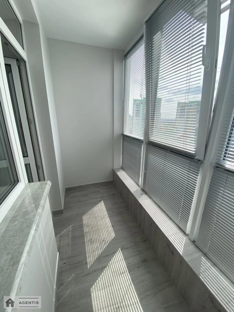 Apartment for rent 1 room, 43 m², 23rd fl./26 floors. Vyshgorodska, Kyiv. 