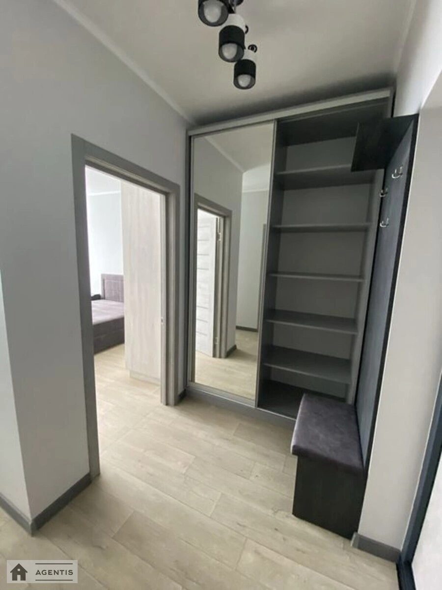 Сдам квартиру 1 комната, 43 m², 23 эт./26 этажей. Вышгородская, Киев. 