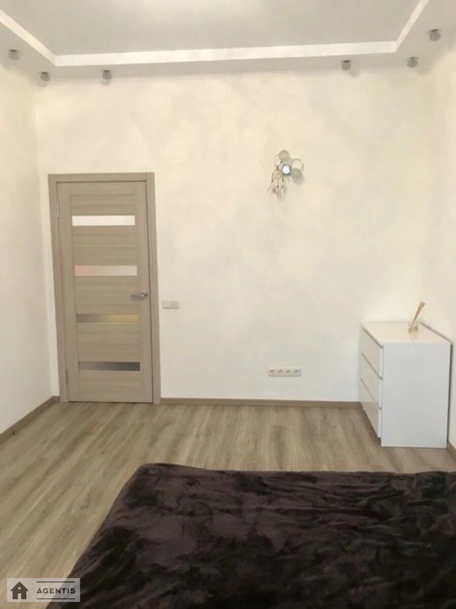 Сдам квартиру 1 комната, 43 m², 5 эт./12 этажей. 2, Академіка Філатова вул., Киев. 