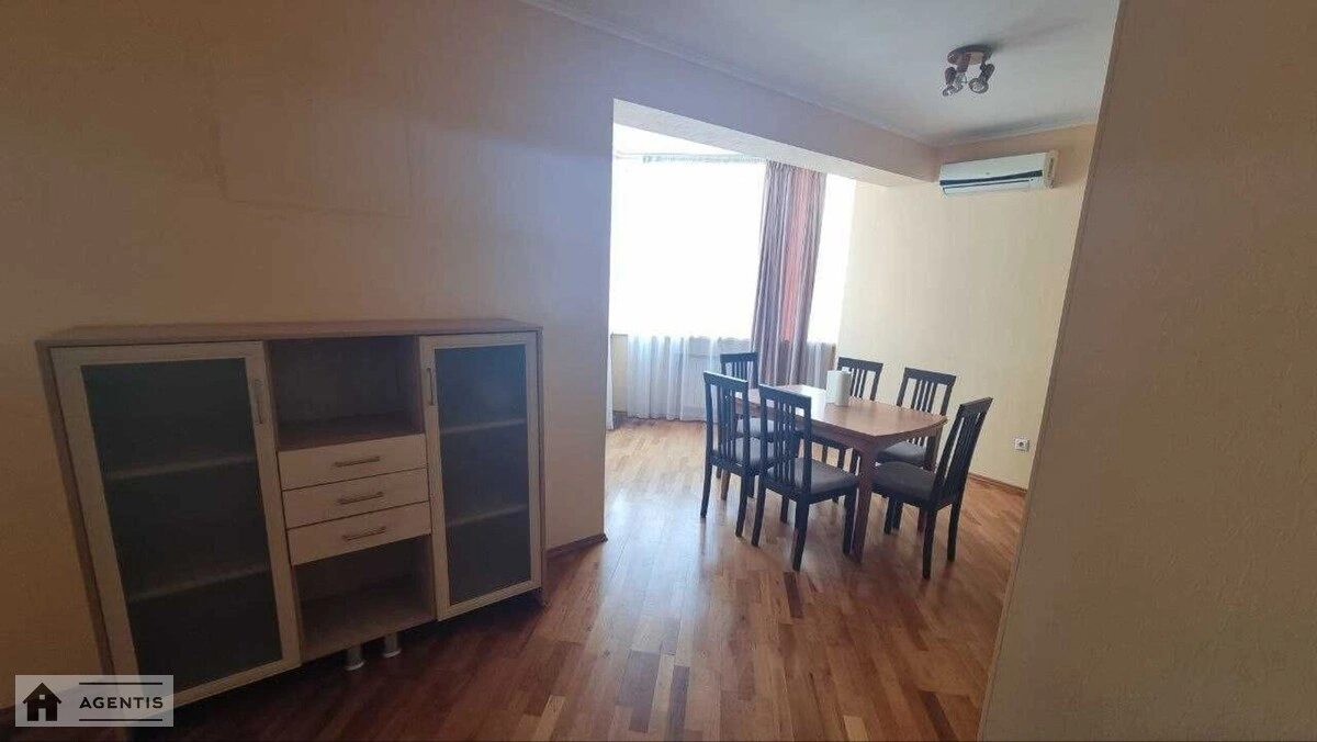 Apartment for rent 3 rooms, 95 m², 5th fl./14 floors. 10, Zlatoustivska vul., Kyiv. 