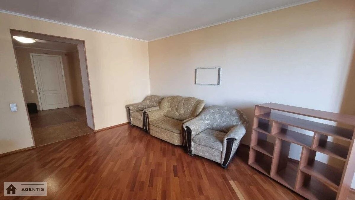 Здам квартиру 3 кімнати, 95 m², 5 пов./14 поверхів. 10, Златоустівська вул., Київ. 