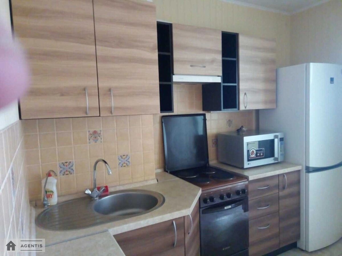 Сдам квартиру 1 комната, 49 m², 1 эт./24 этажа. 60, Науки 60, Киев. 