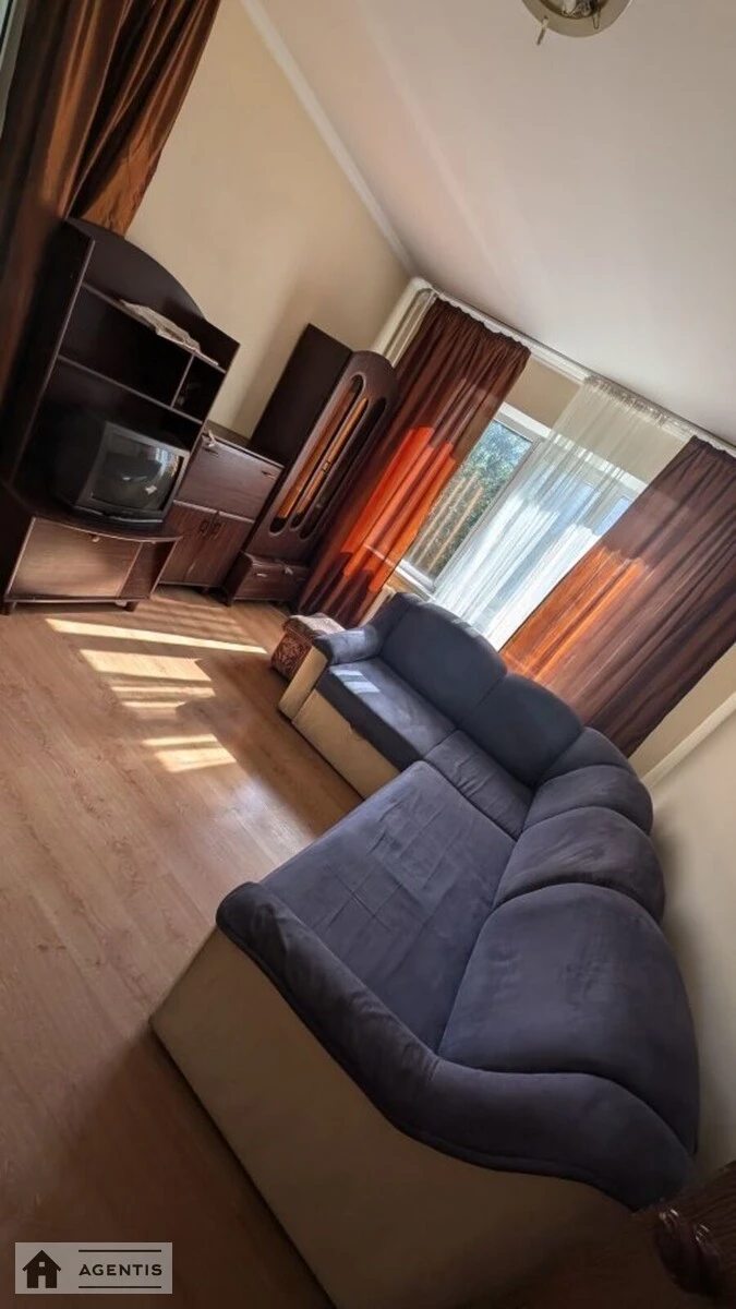 Apartment for rent 1 room, 40 m², 3rd fl./5 floors. Holosiyivskyy rayon, Kyiv. 