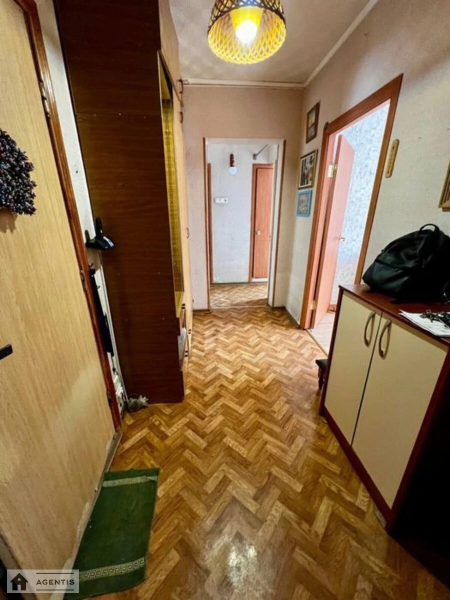 Здам квартиру 2 кімнати, 52 m², 5 пов./9 поверхів. Наталії Ужвій вул., Київ. 