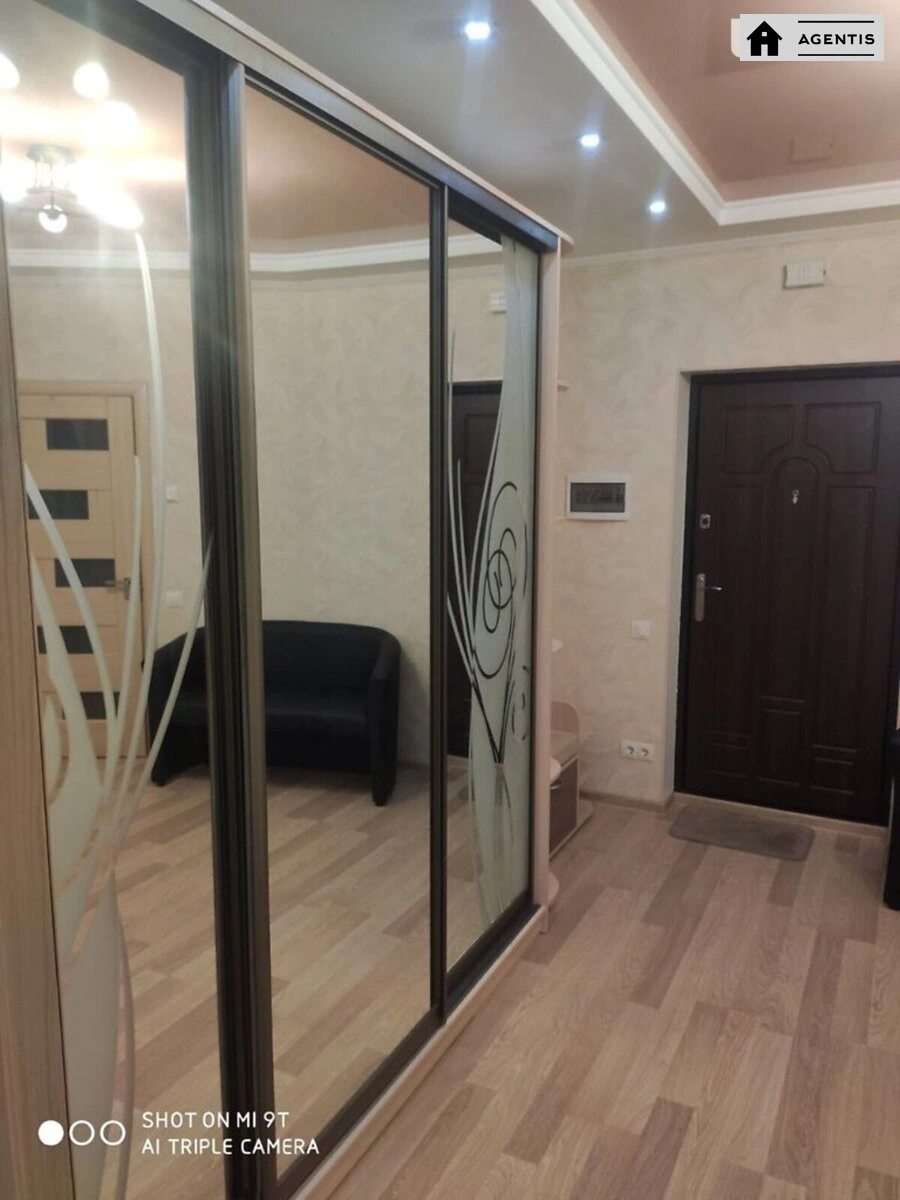 Apartment for rent 1 room, 42 m², 13th fl./20 floors. 3, Svitla 3, Kyiv. 