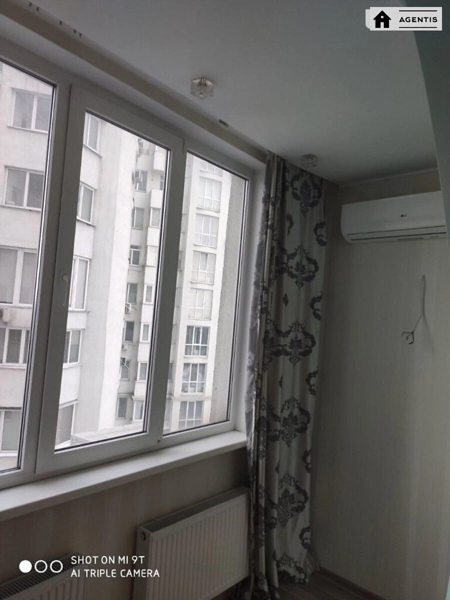 Apartment for rent 1 room, 42 m², 13th fl./20 floors. 3, Svitla 3, Kyiv. 