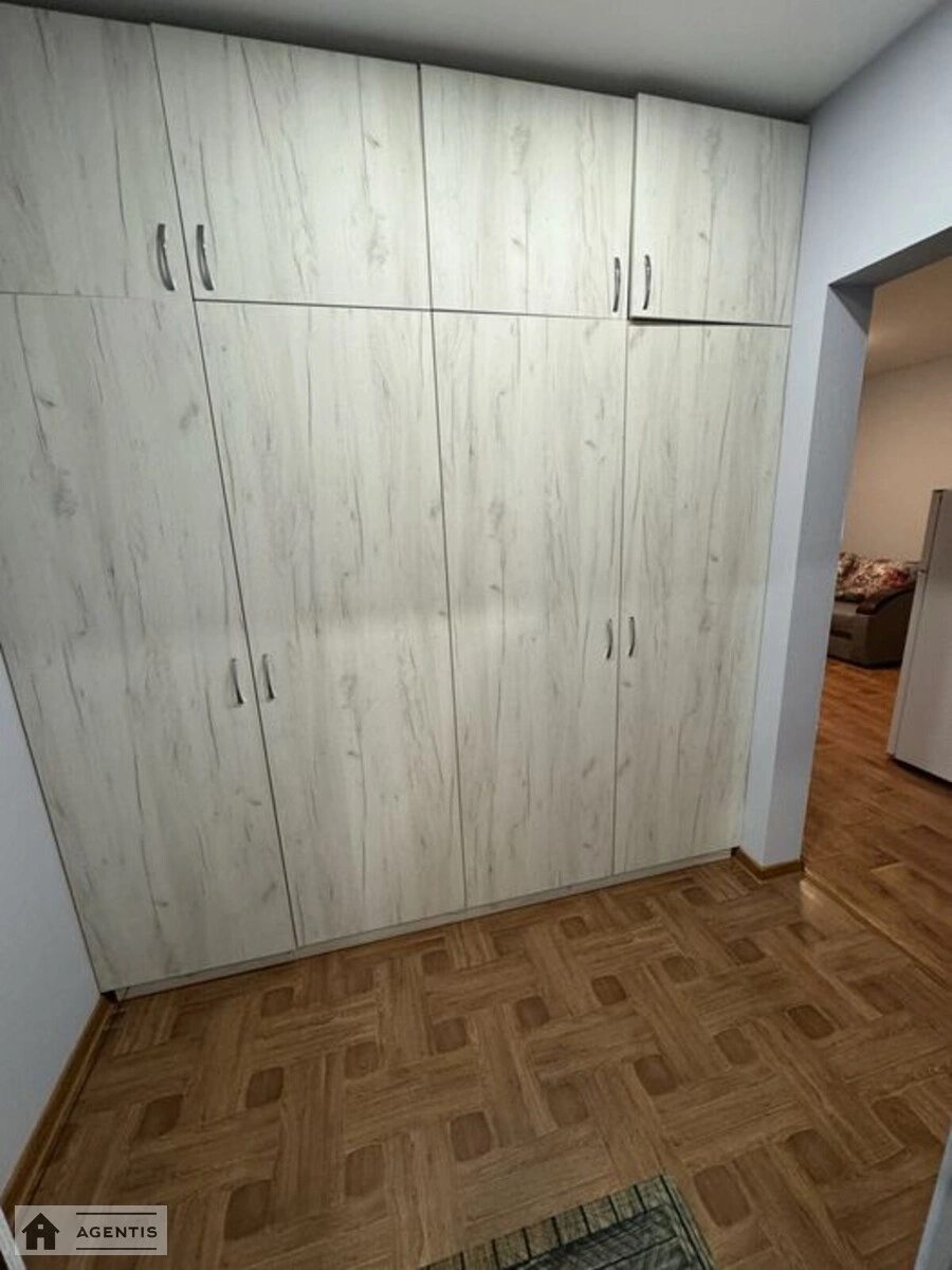 Apartment for rent 1 room, 30 m², 9th fl./24 floors. 5, Baltiyskiy 5, Kyiv. 