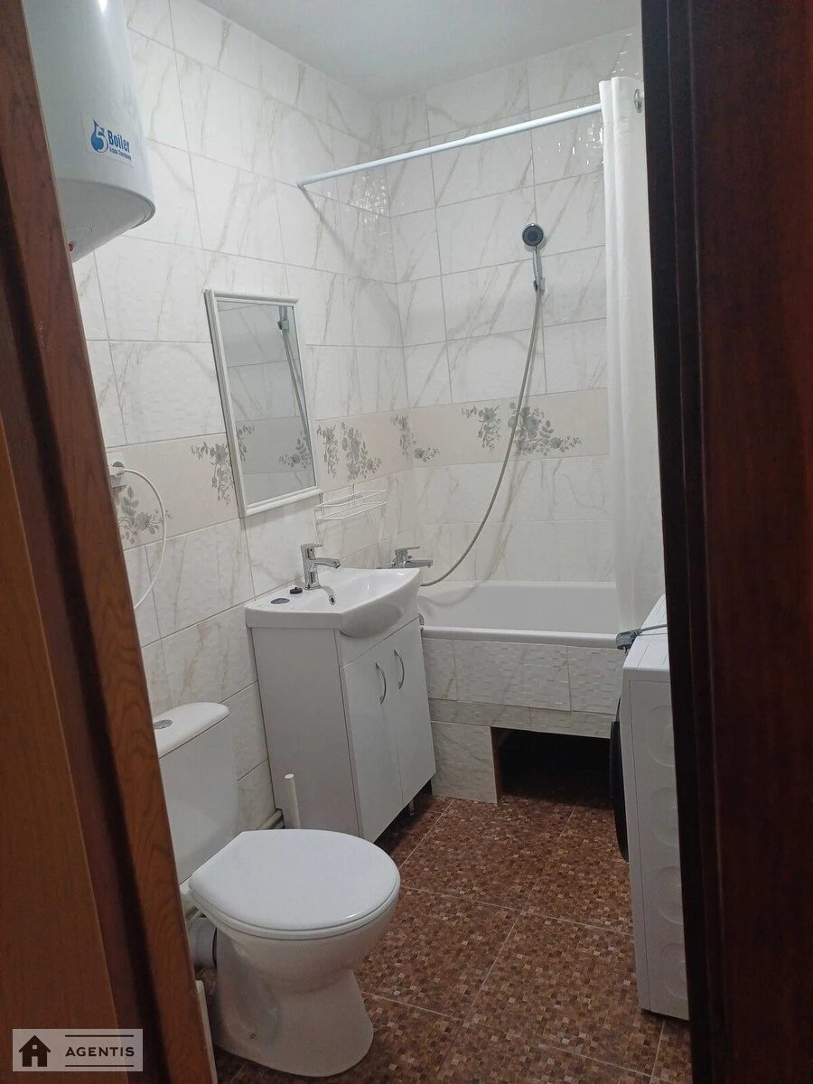 Здам квартиру 2 кімнати, 48 m², 4 пов./24 поверхи. Генерала Наумова вул., Київ. 