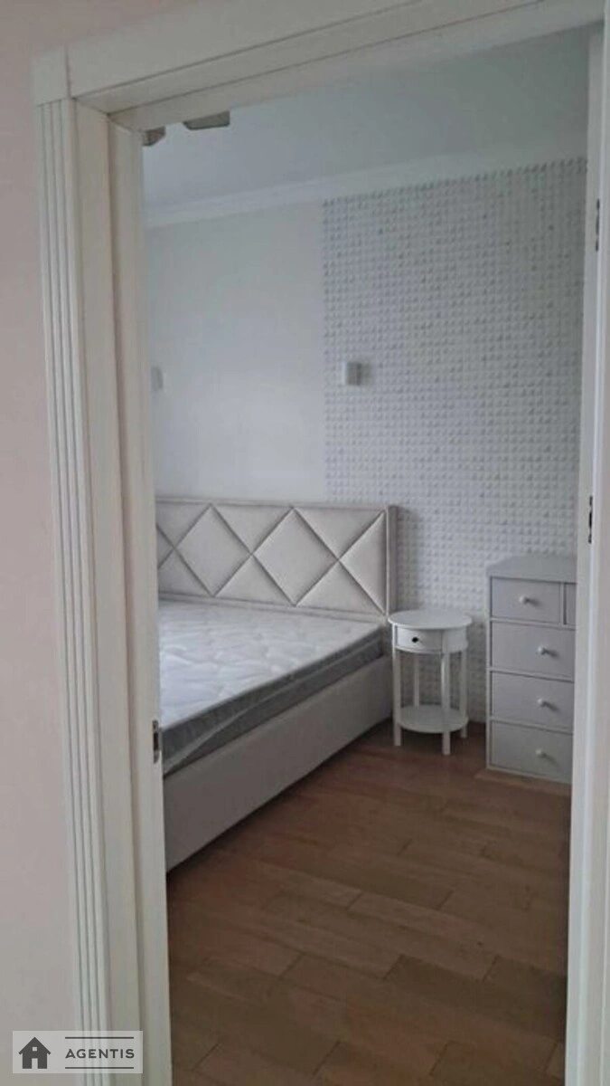 Apartment for rent 3 rooms, 56 m², 5th fl./8 floors. Dmytra Lutsenka vul., Kyiv. 